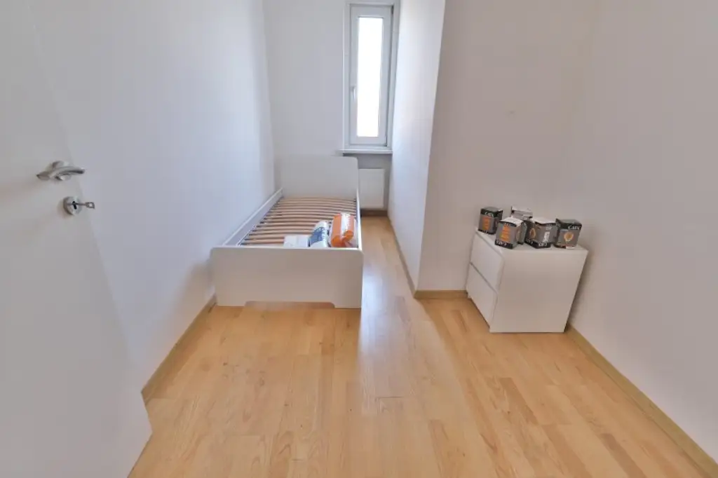 145 m² möblierte 5-Zimmer-Dachterrassenwohnung mit Untervermietrecht bzw. als WG / Arbeiterquartier