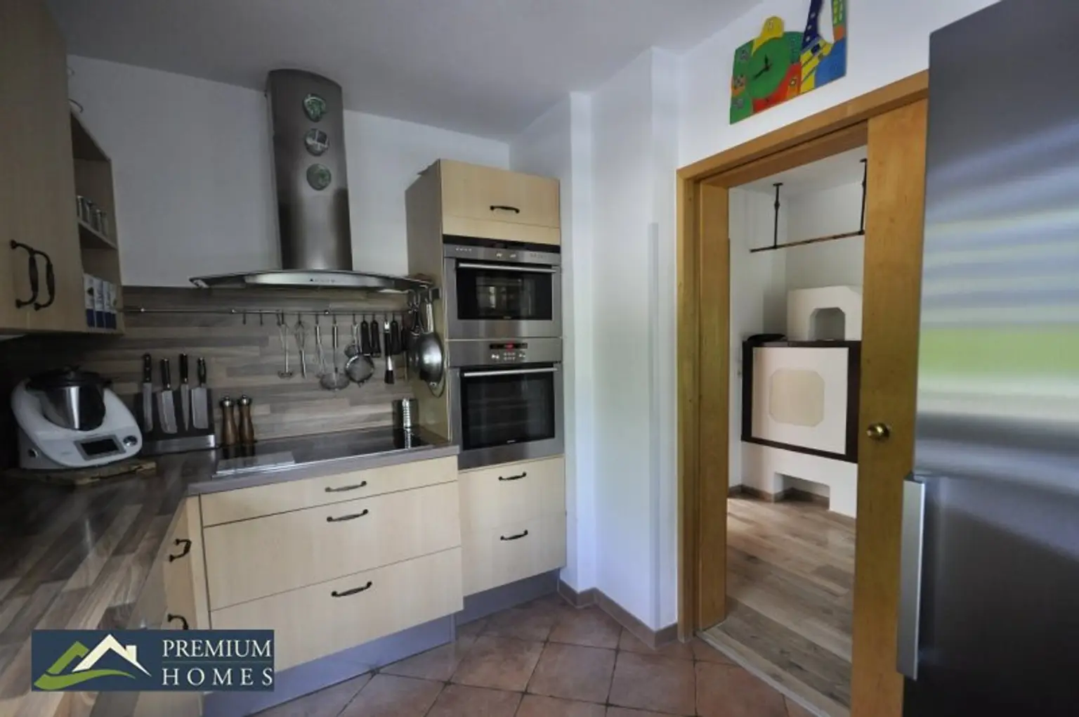 BREITENBACH am Inn - Großzügiges Einfamilienwohnhaus mit Terrasse, Balkon, Keller, Garage, zwei Carports, Garten, Gartenhaus, Geräte- und Holzschuppen
