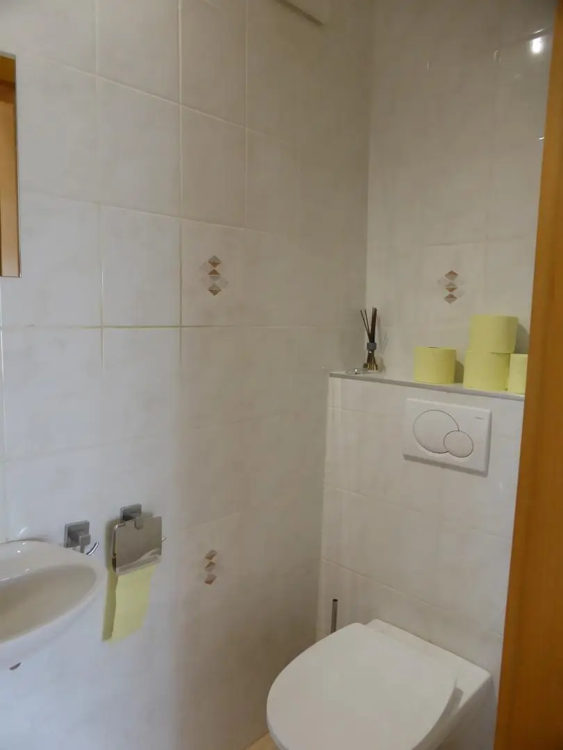 EG - WC