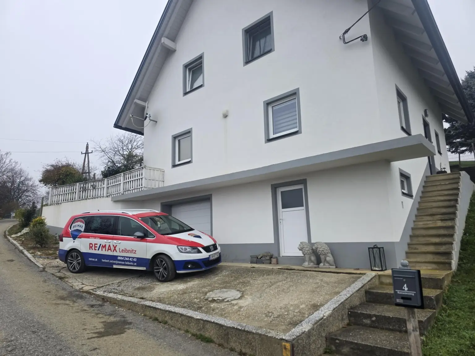 Herrliche Aussichtslage - viel Grund!