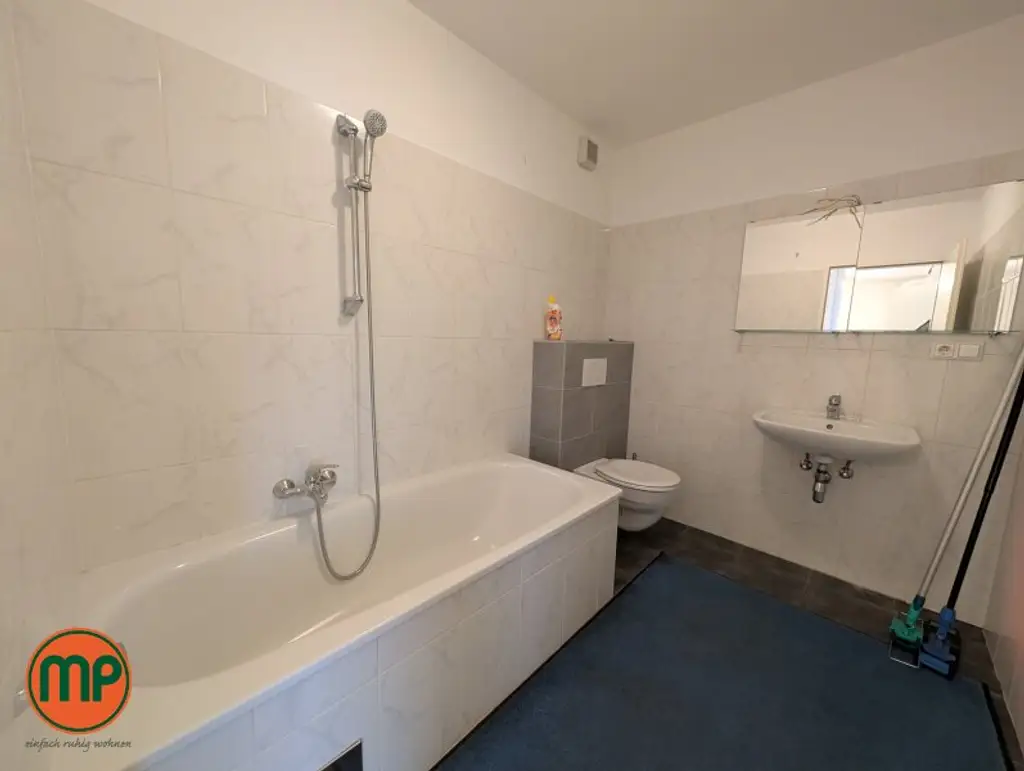 NUR FÜR ÄRZTE: Patientenpotential trifft Top-Anbindung: Ihre Praxis direkt an der U6