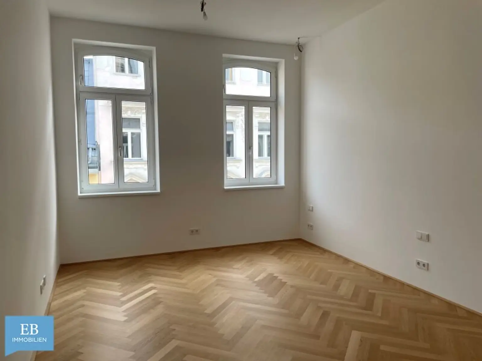 Charmante sonnige Garconniere in einem edlen Gründerzeithaus!