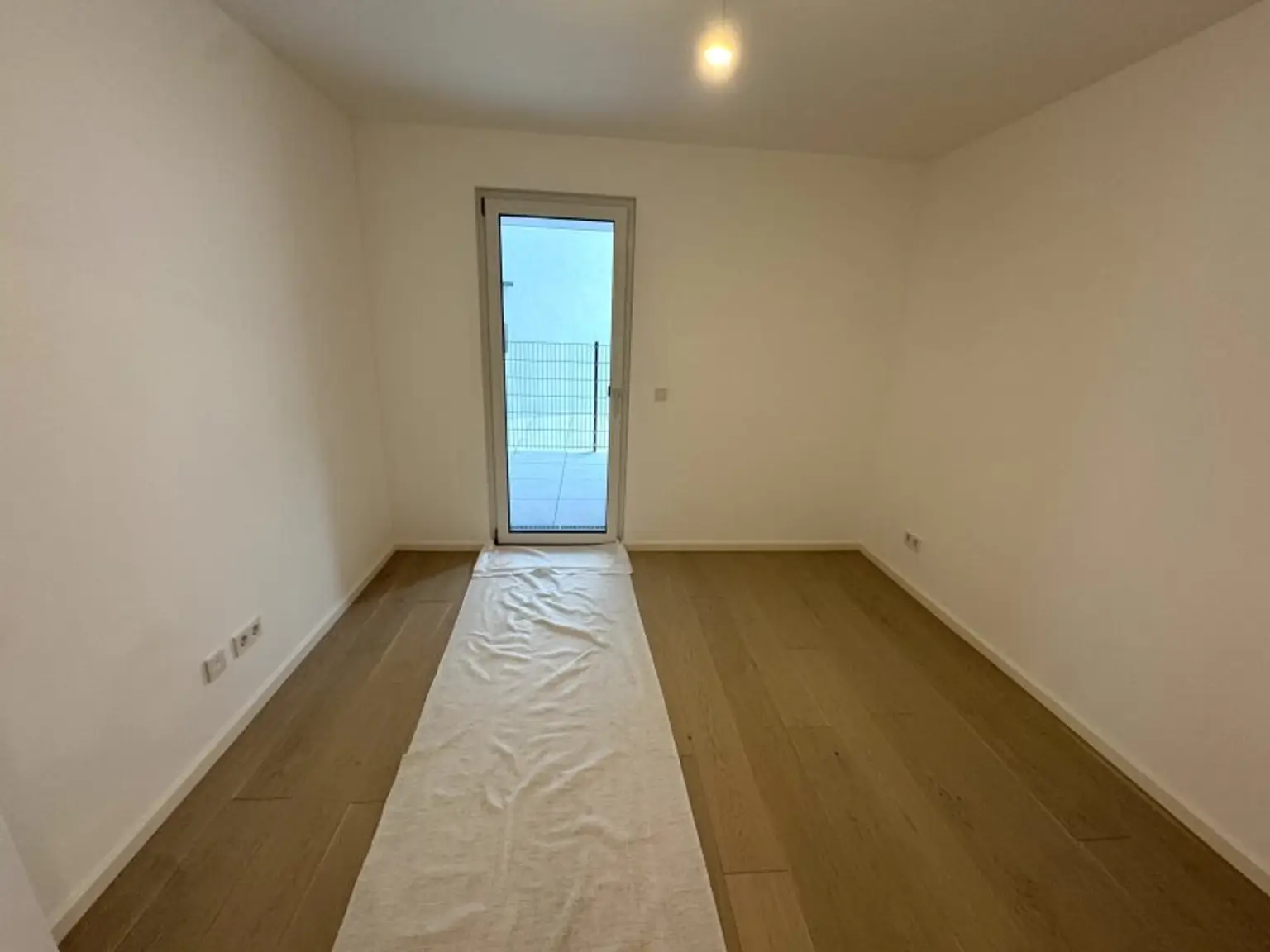 EIGENGRUND NÄHE ALTE DONAU – FREIFLÄCHEN - LUFTWÄRMEPUMPE – KELLER – GARAGE – U-BAHN!