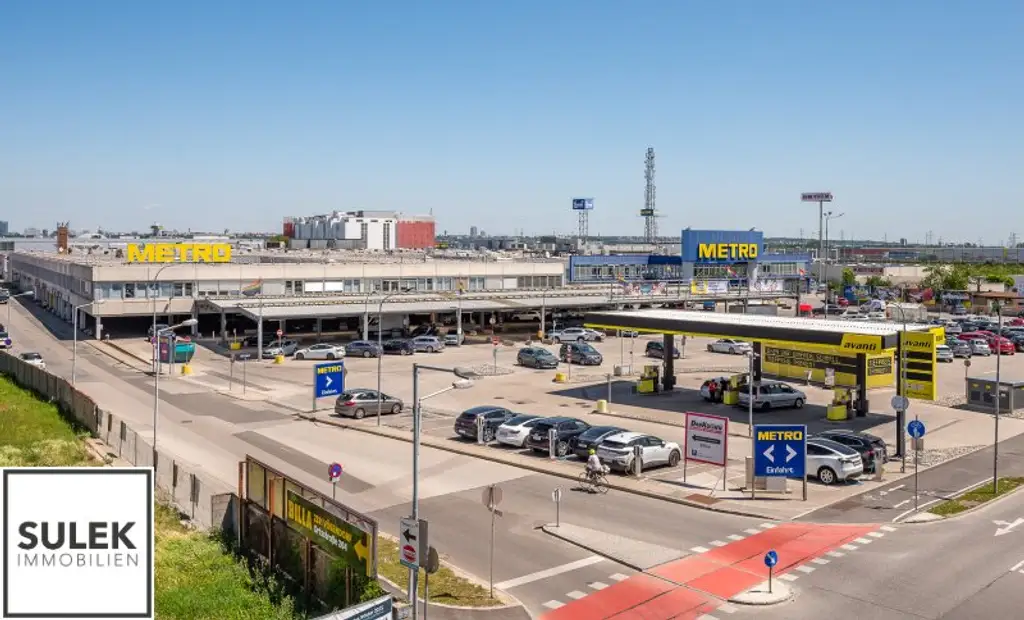 Grundstück mit vier Baukörpern - Büro-, Geschäfts- und Gewerbegebäude inkl. Parkplätzen in Vösendorf