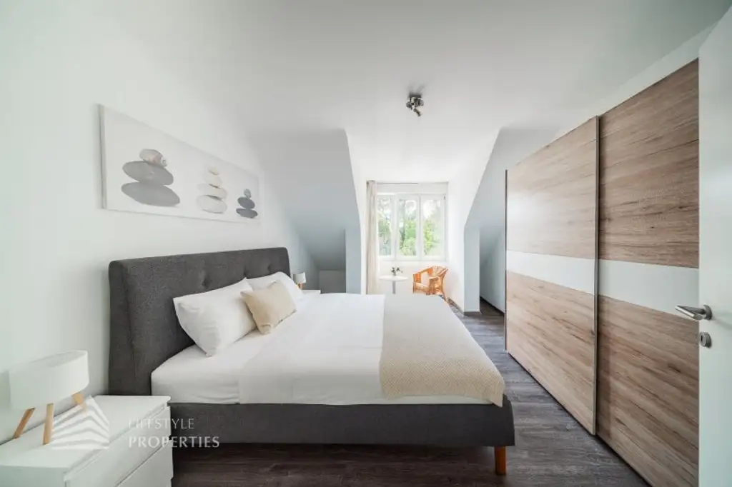 Dachgeschosswohnung mit Grünblick – 3 Zimmer im 18. Bezirk