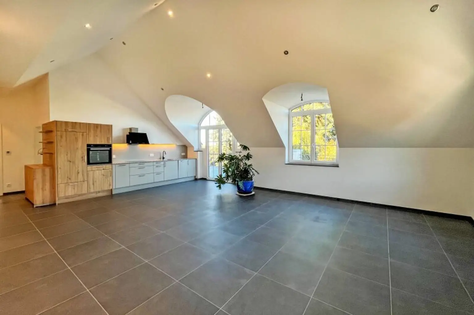 Wohnzimmer_Küche_Ausgang Terrasse