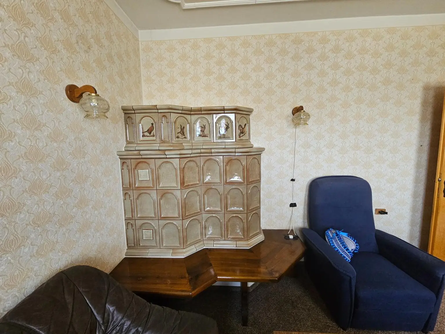 Wohnzimmer mit Kachelofen (4)