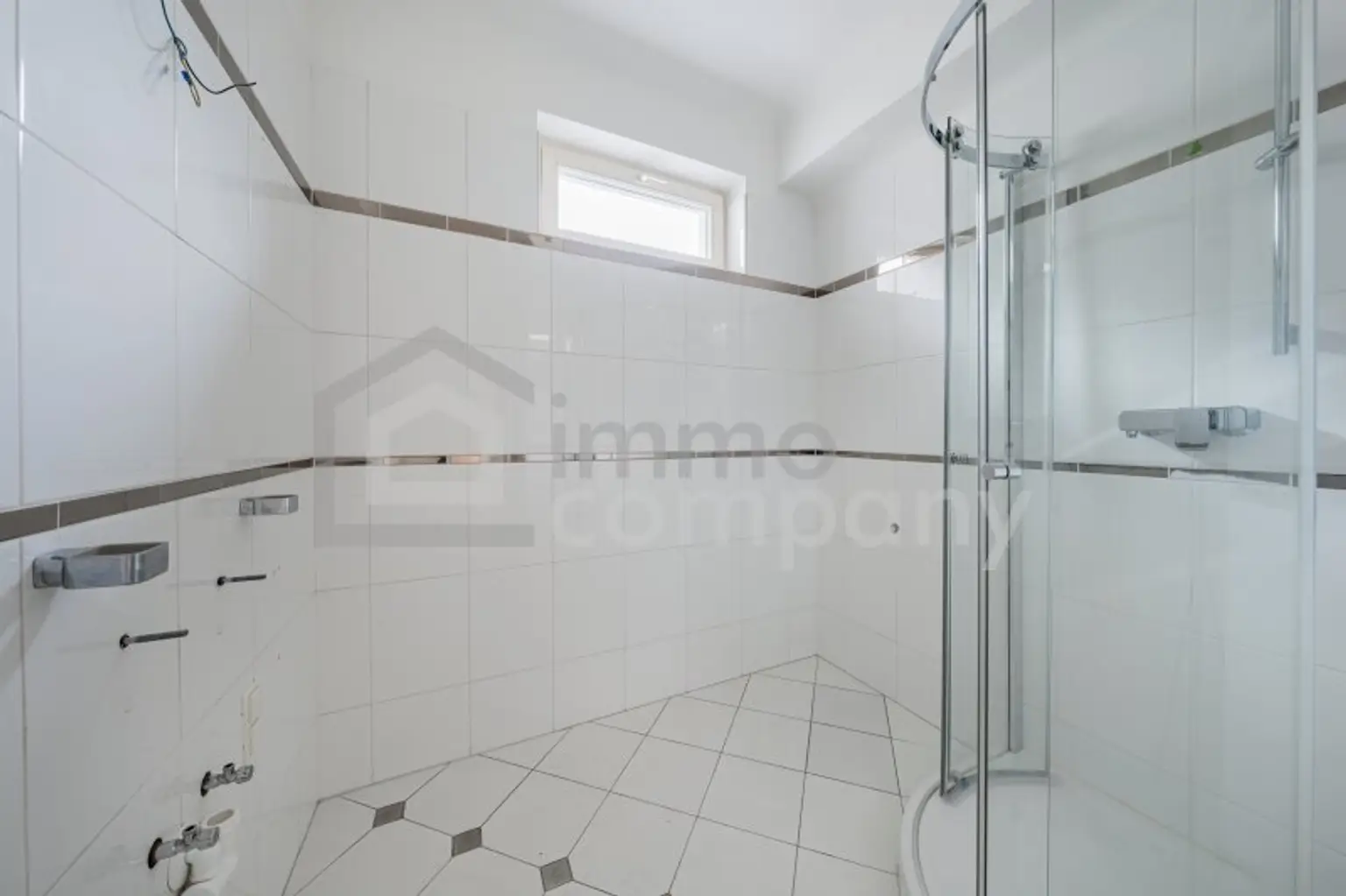 Potential - Altbaucharmante Familienvilla mit 9 Zimmern auf 3 Ebenen in Grinzinger Best Lage