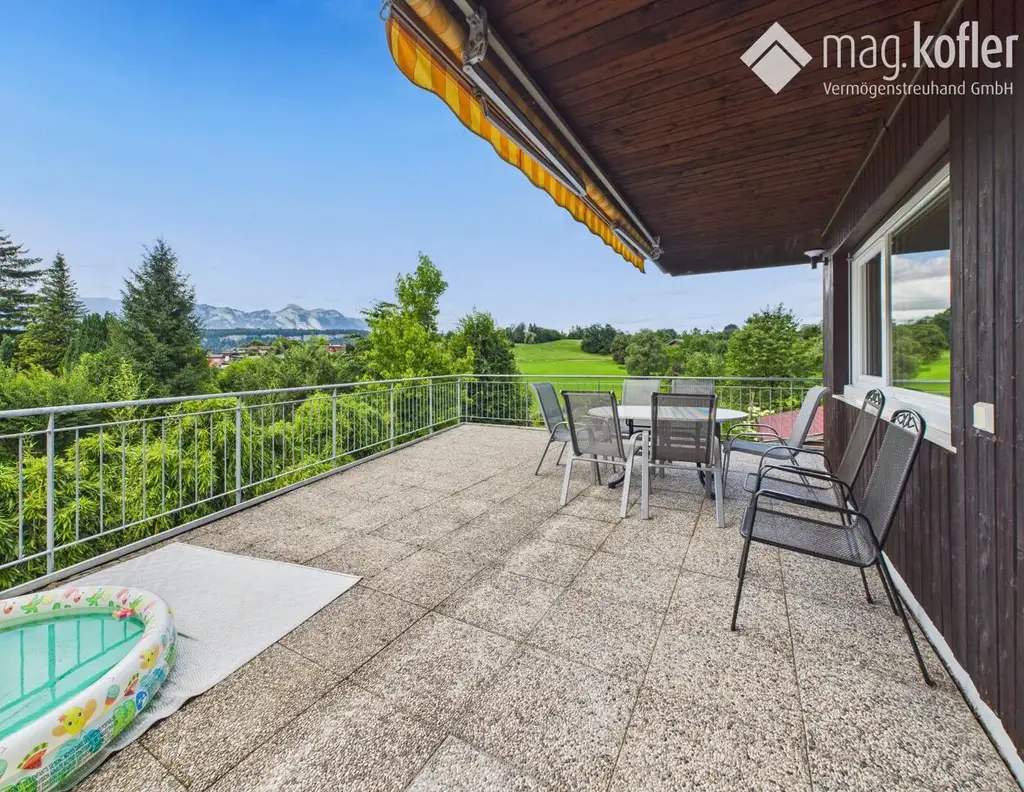 Wohnen mit Weitblick - Zweifamilienhaus mit Gartenidylle mitten in Feldkirch