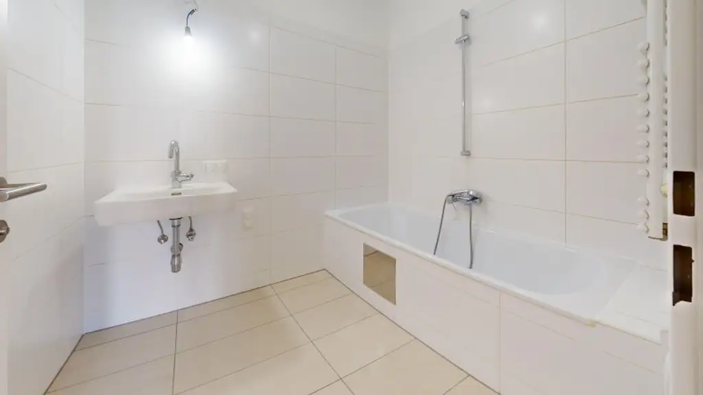 Gut aufgeteilte Familienwohnung mit Garten in absoluter Ruhelage! + Garagenstellplatz