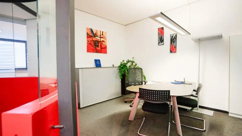 Ab sofort: zu Mieten: Großzügiges Geschäftslokal im Herzen von Igls