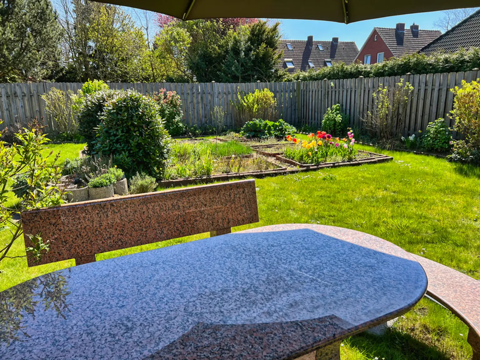 TOP-gepflegt & laufend renoviert! Bungalow mit schöner Gartenanlage!