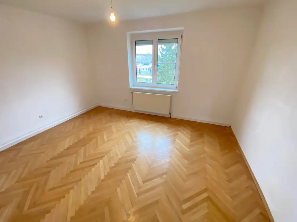 Pärchenwohnung - 3 Zimmerwohnung mit Gartenanteil in Enns / Nähe Kaserne