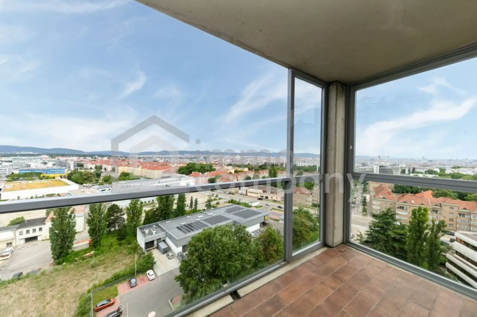 Neuwertige 3-Zimmer-Wohnung mit Balkon & Pool in 1100 Wien – Ihr neues Zuhause!