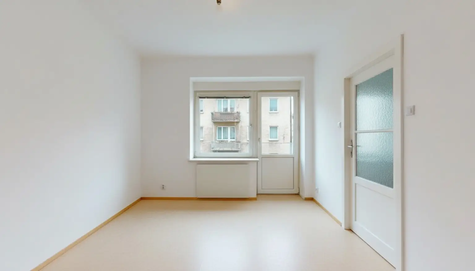 Stilvolle 2-Zimmer-Wohnung mit Loggia in zentraler Lage