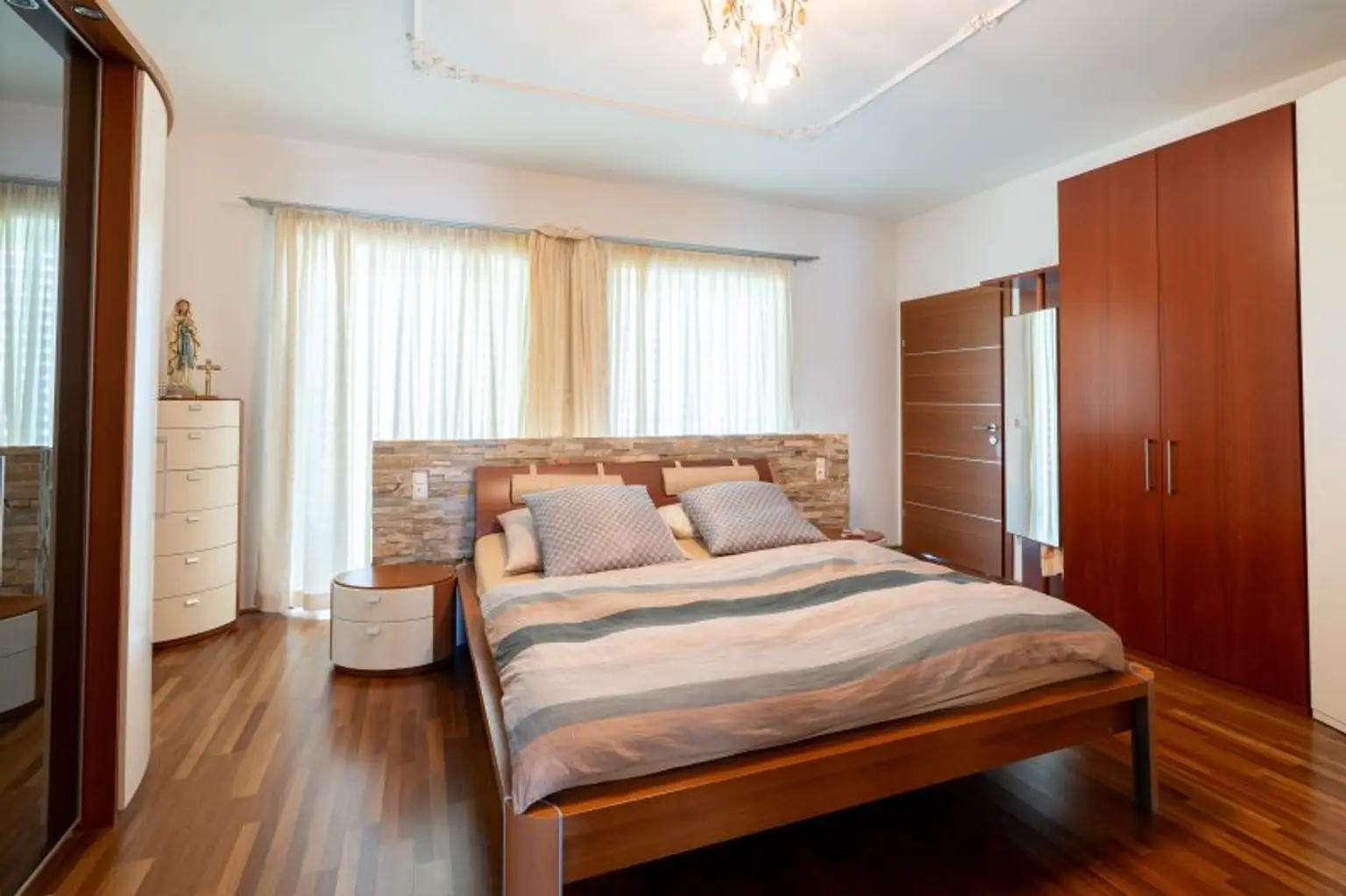 Traumvilla in Weißkirchen: mit Pool, Sauna und exklusiven Extras!