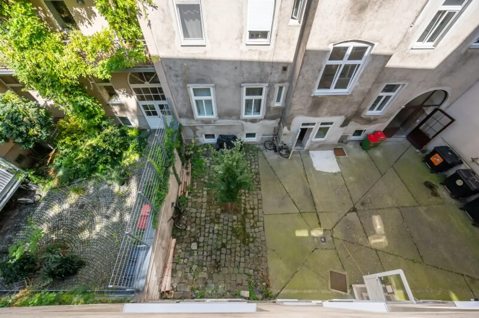 ++NEU++ Sanierungsbedürftige 1-Zimmer Altbau-Wohnung, viel Potenzial! Augartennähe!