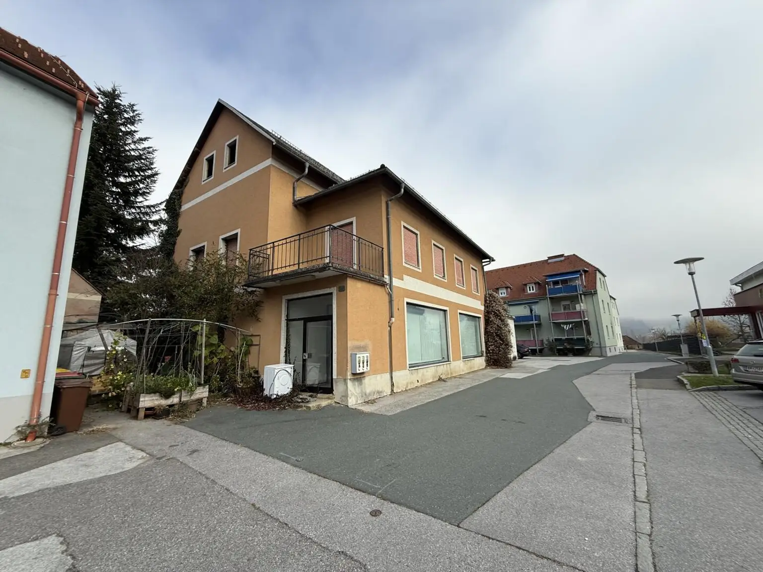 20251114_100743817_iOS