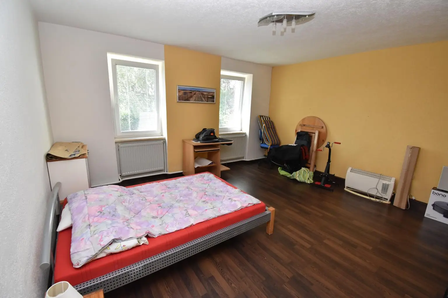 Zweifamilienhaus in ländlicher Alleinlage mit landw. Grundfläche