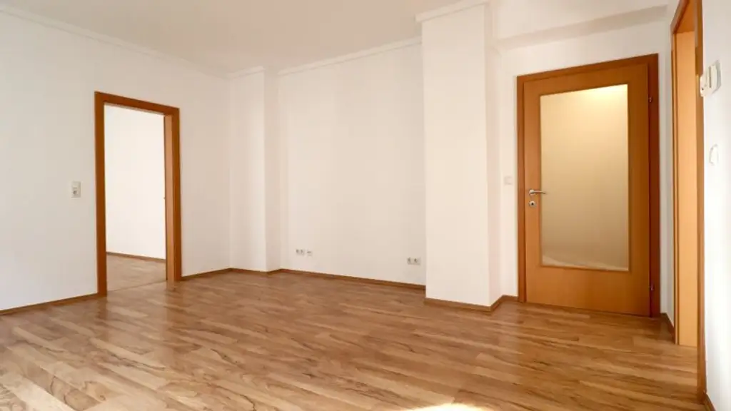 Sonnige 3-Zimmer-Wohnung mit Süd-Balkon im Nibelungenviertel