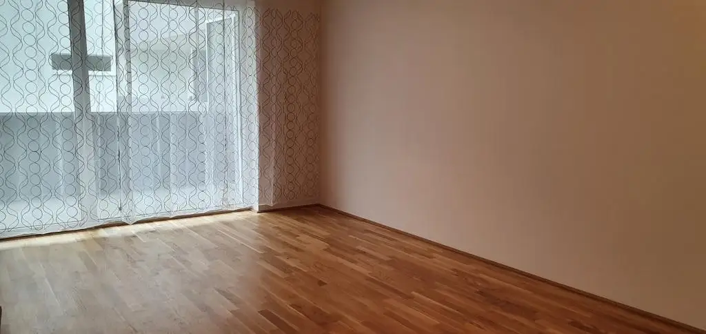 Helle 2 Zimmer Wohnung mit Balkon in der Urfahraner Leonfeldner Straße