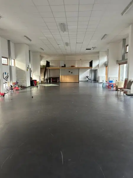 Bright 3-Room Apartment with Southeast-Facing Loggia in Prime Location – Near U1 Kagran & Donauzentrum