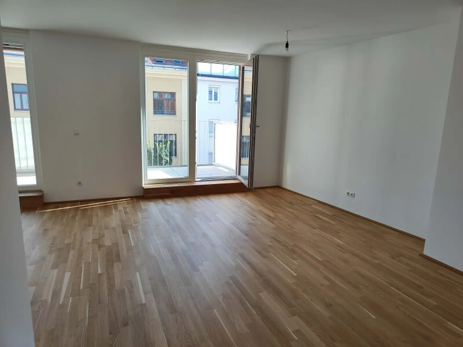 TOP NEUBAU 3-Zimmer-ERSTBEZUG mit Terrasse im 4. OG in 1210 Wien! Top 1/27