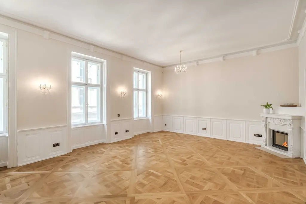 Luxuriöse 2-Zimmer-Altbauwohnung mit Balkon & Kamin in Bestlage