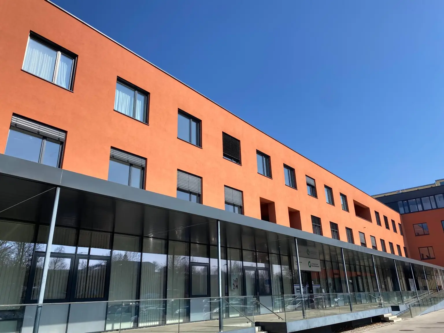 Trattnach Arkade GRI_Frontansicht