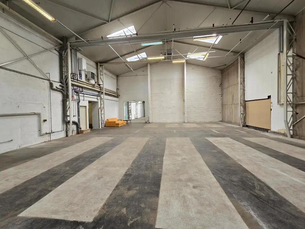 FLEXIBEL nutzbare Hallenflächen, von 53 - 328 m² für IHR GEWERBE
