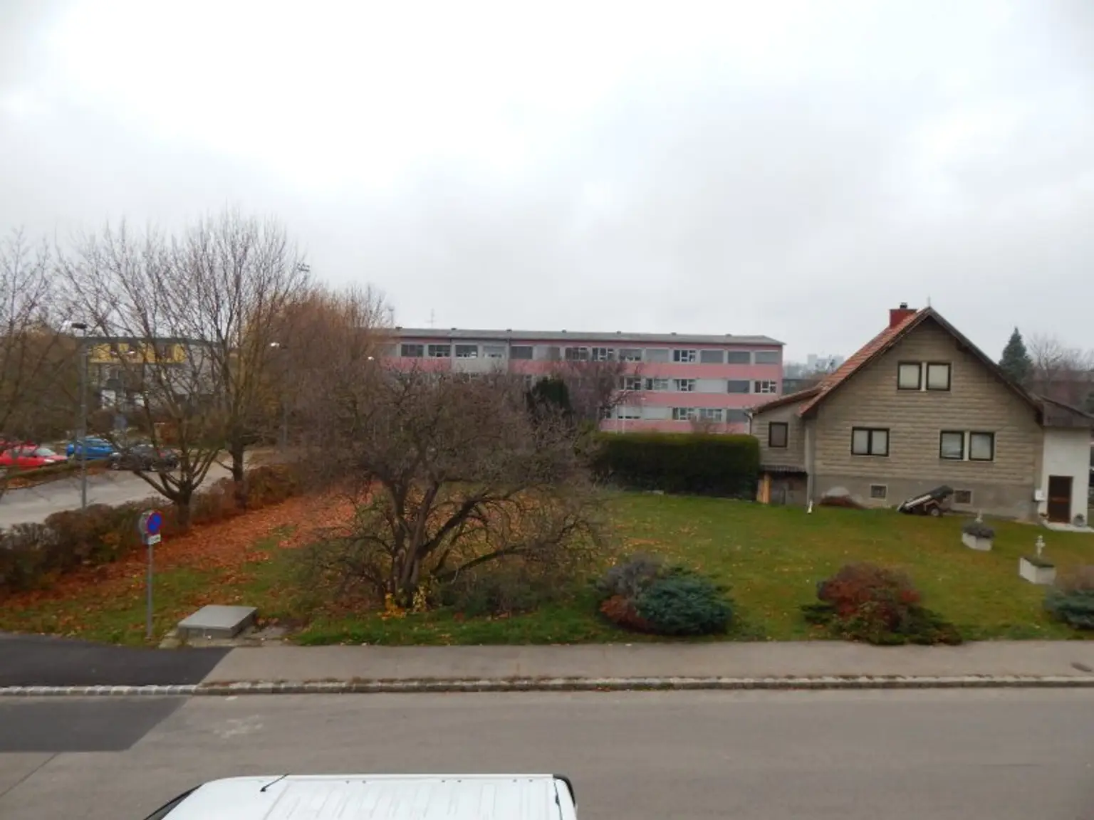 "PROVISIONSFREI" Helle und ruhige 3 Zimmer Terrassenwohnung mit Tiefgaragenplatz