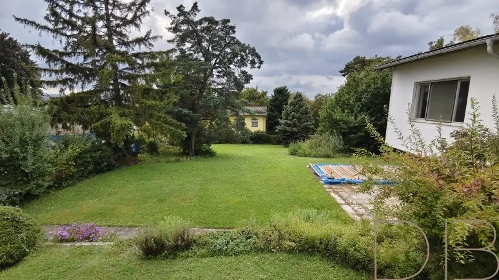 (Bau-) Grundstück in traumhafter Eisentstädter Lage mit vollunterkellerten Bungalow zu verkaufen! FÖRDERUNGSWÜRDIG!
