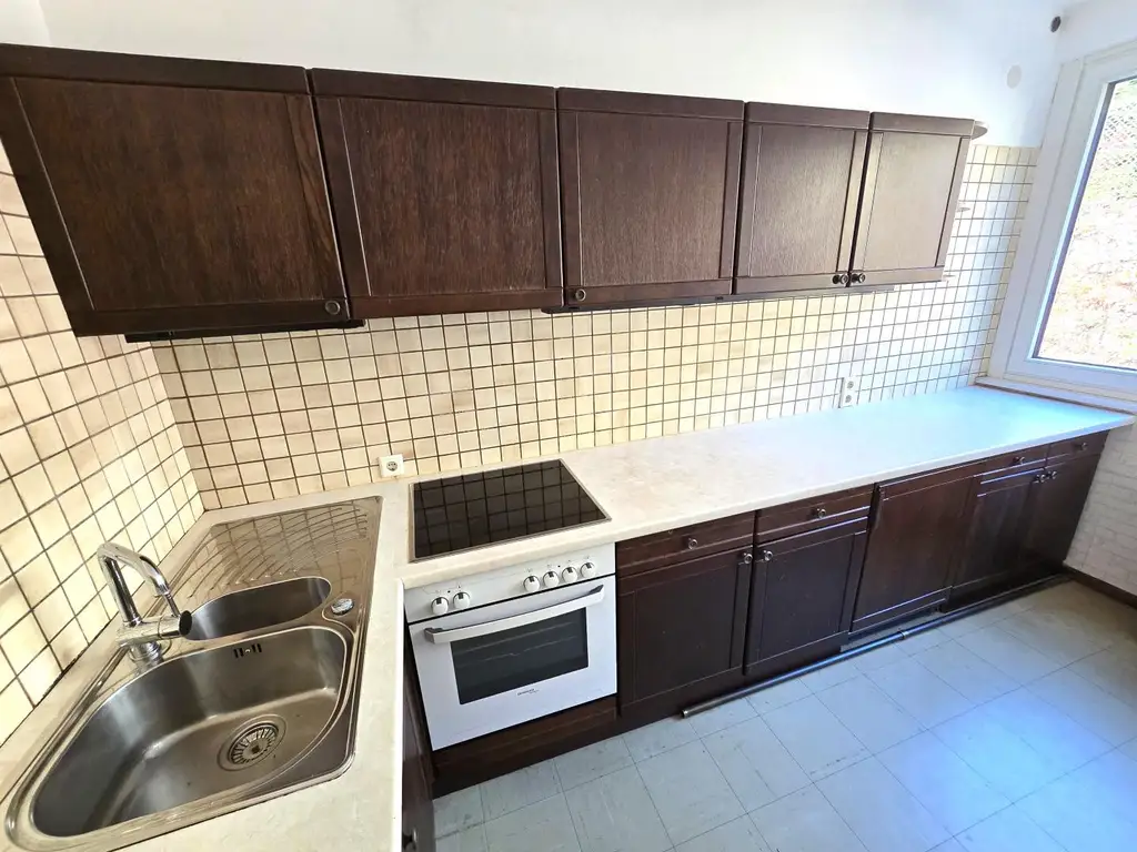 LAGE, LAGE, LAGE... 51 m² Wohnung in NEUWALDEGG - sanierungsbedürftig