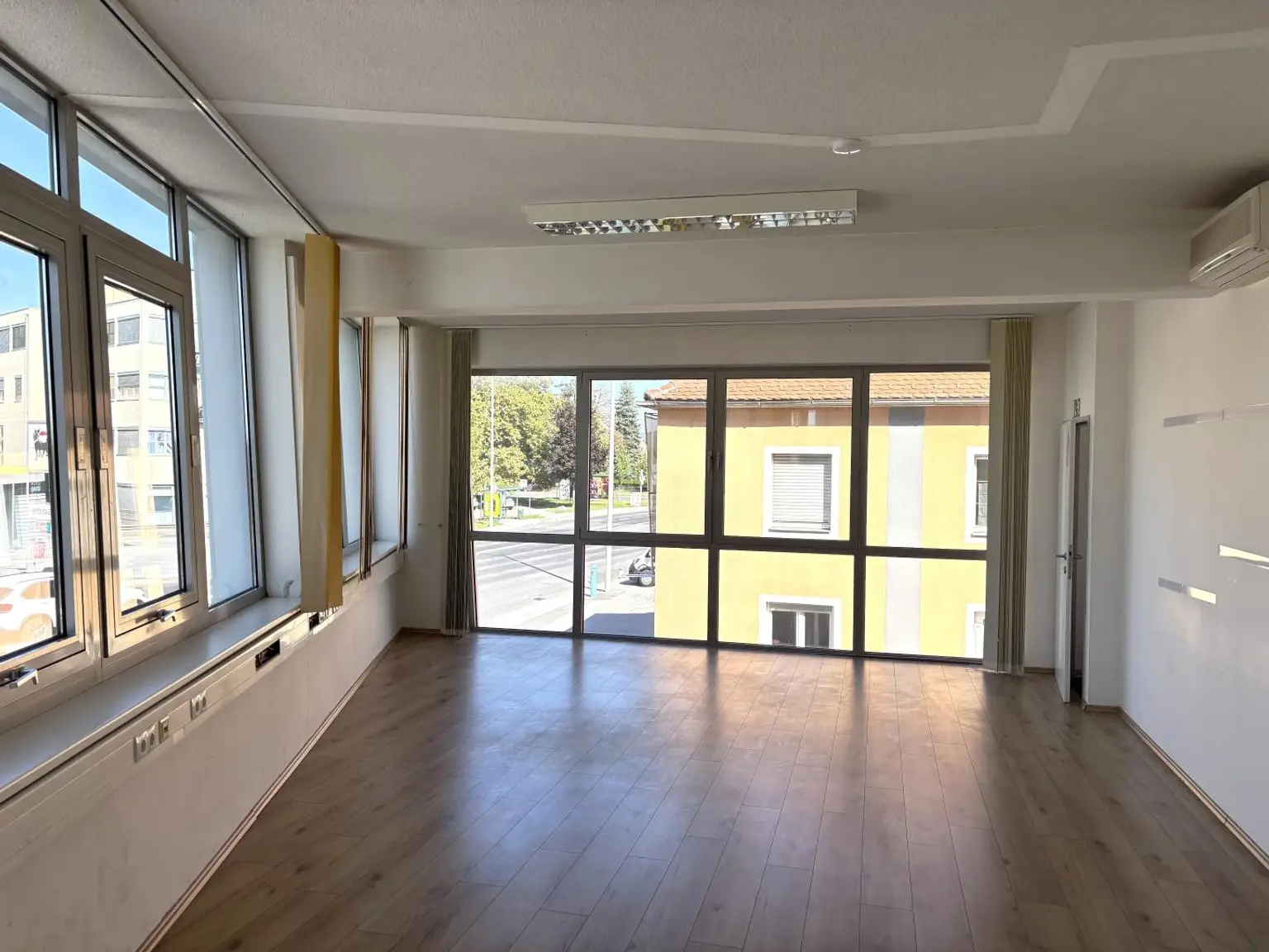 Büro 55 m²