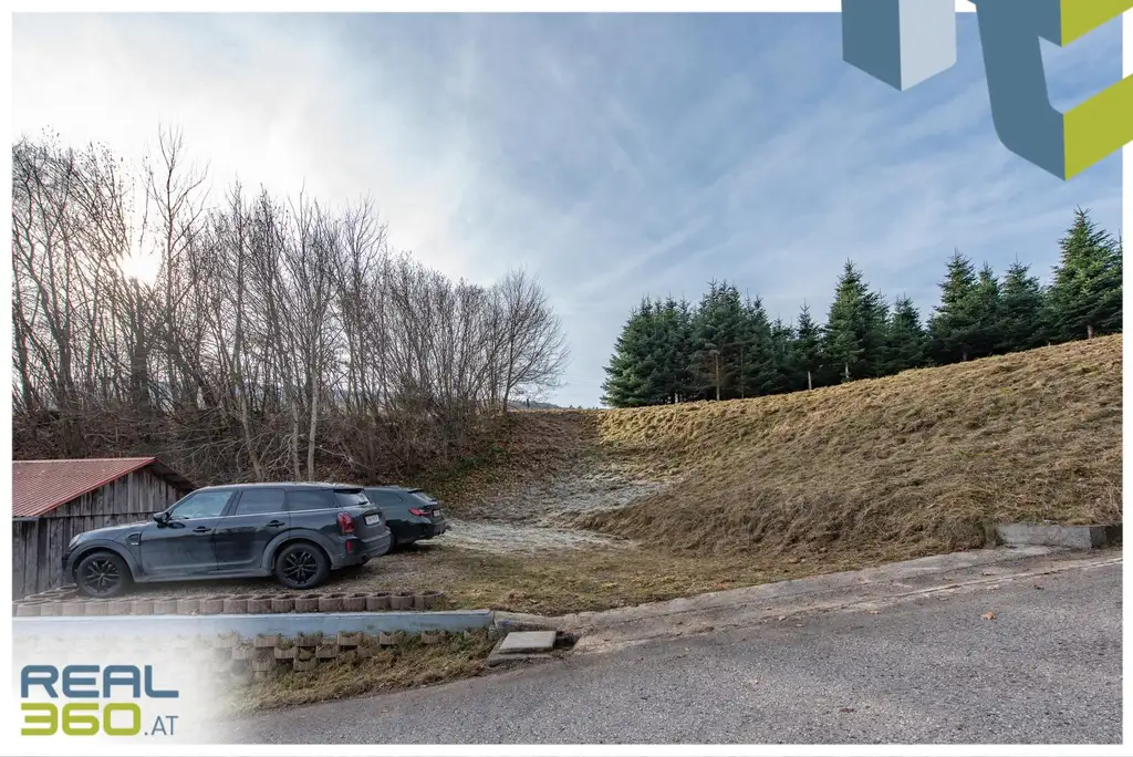 „Harmonisch am Hang gelegen – Naturverbundenheit und Weite inklusive.“