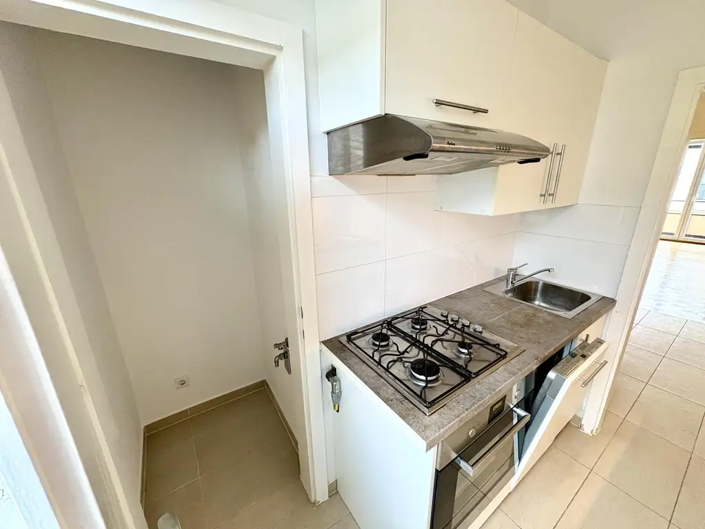 Helle, sanierte 3-Zimmer-Wohnung mit Loggia im 4. Lift-Stock – 1030 Wien