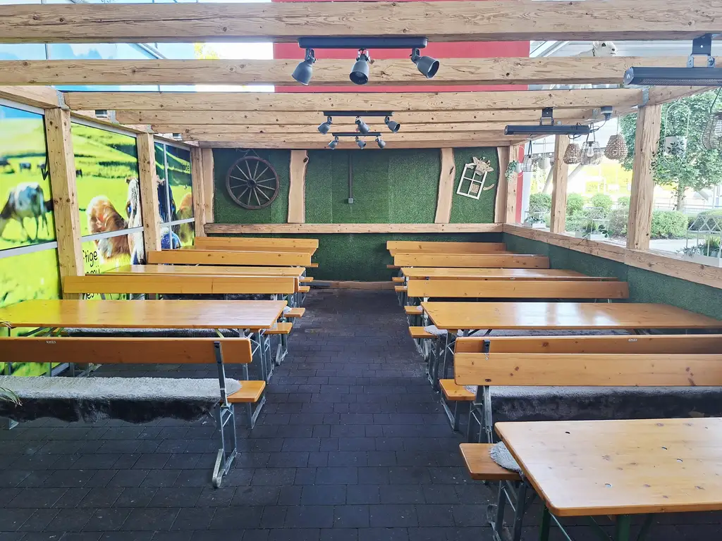 Ebenerdiges Gastronomielokal im hoch frequentierten HAID CENTER sucht Nachfolger!