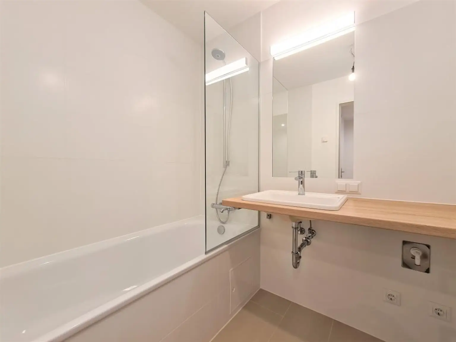 Die ersten Sonnenstrahlen genießen in der neuen Terrassenwohnung! 20min öffentlich nach Wien Mitte!