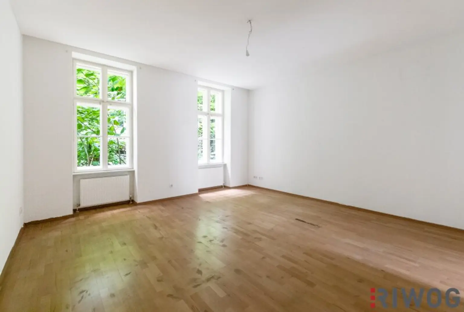 GARTENWOHNUNG NÄHE 1. BEZIRK, DONAUKANAL UND AUGARTEN | Komplett hofseitig | Sanierungsbedürftig | Rembrandtstraße