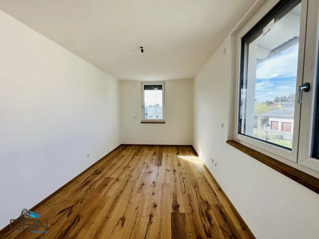 NEU! TRAUMHAFTE 4 ZIMMER DOPPELHAUSHÄLFTE MIT EIGENGARTEN NÄHE ZENTRUM UND BAHNHOF!