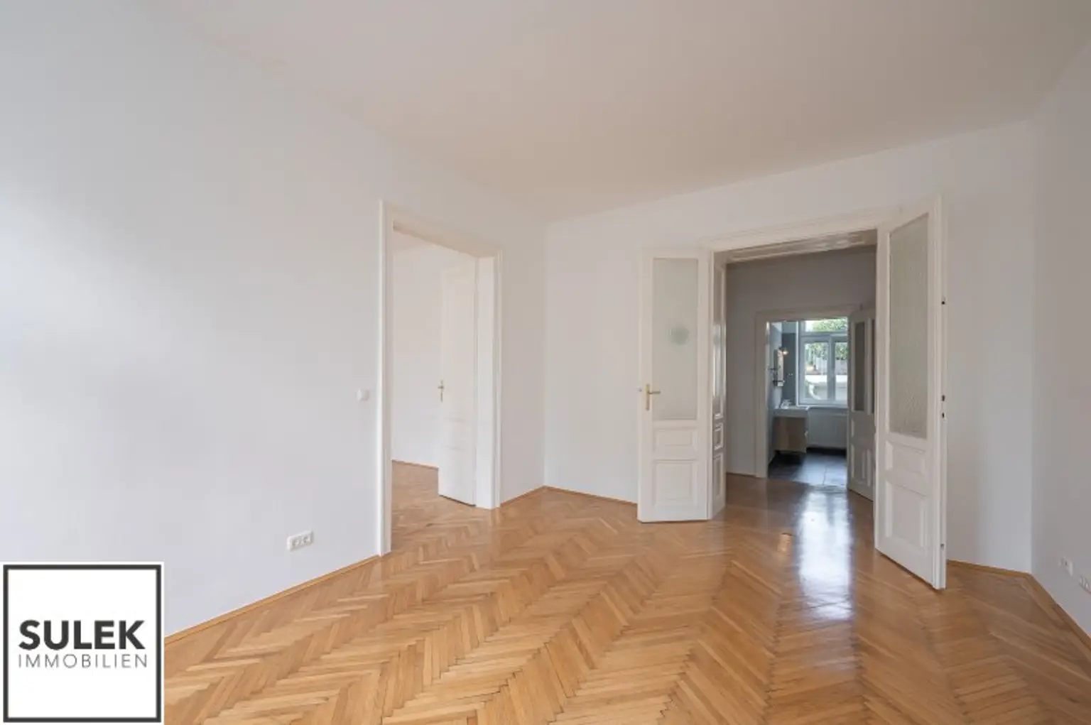 Schönbrunner Allee: 3-Zimmer-Altbauwohnung mit perfekter Aufteilung und Grünblick