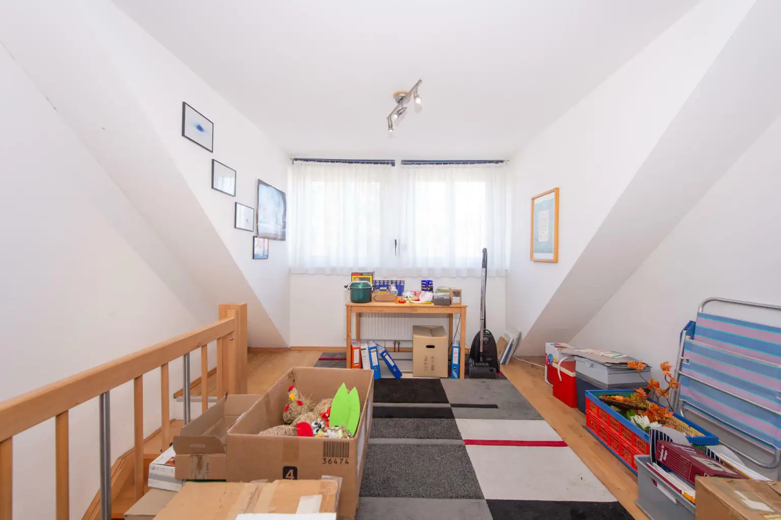 Großzügiges Einfamilienhaus mit viel Platz, hohem Potenzial und hoher Bebauungsdichte – Ideal für Familien oder Investoren