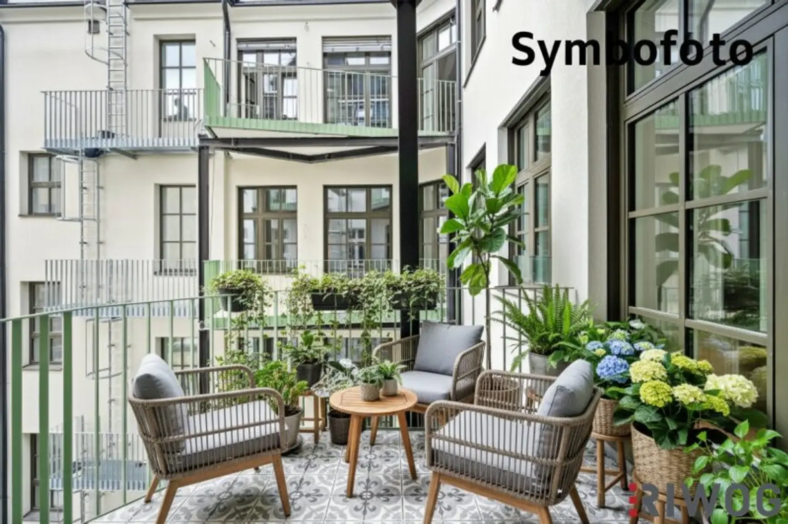 **Traumwohnung mit Balkon und 3.55m Raumhöhe in ehemaliger Fabrik**