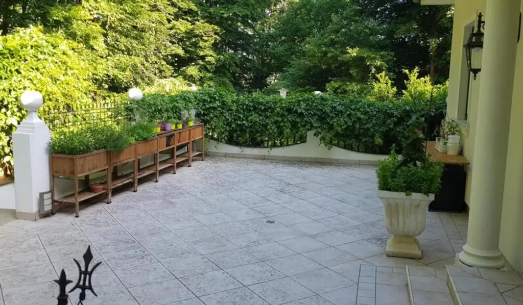 Wunderschöne Villa mit Pool und weitläufigem Grundstück, Nähe Pressbaum