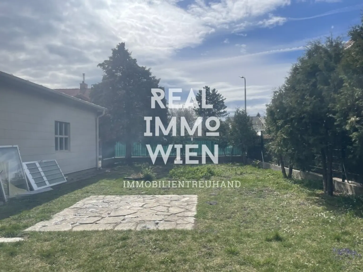 Sehr schönes Einfamilienhaus mit großen Garten im 23. Bezirk!!! 360° - 3D Besichtigung!!!