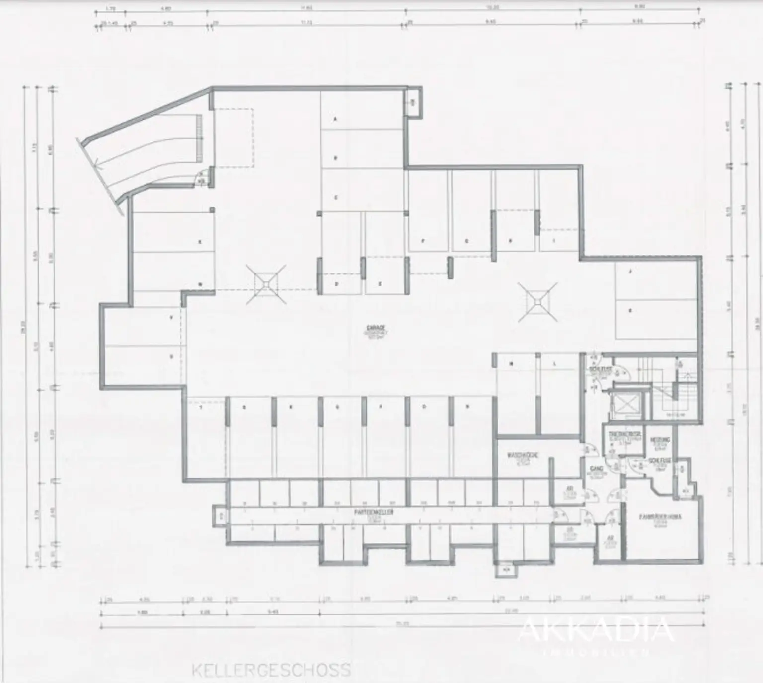 Elegante Dachgeschosswohnung mit Gartenblick, Terrassen und Garage