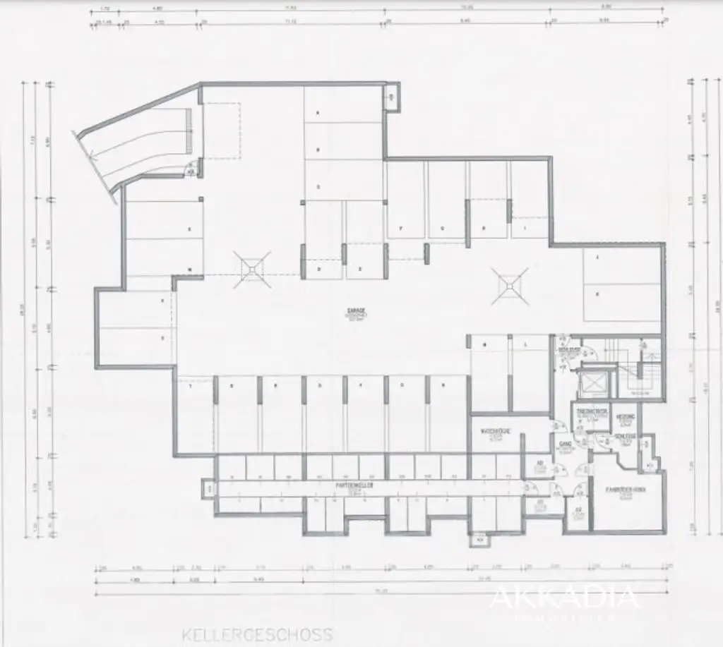 Elegante Dachgeschosswohnung mit Gartenblick, Terrassen und Garage