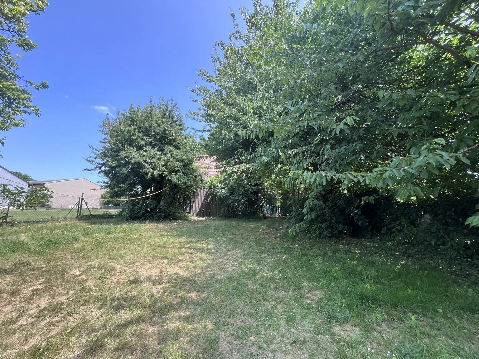 Grundstück mit Altbestand