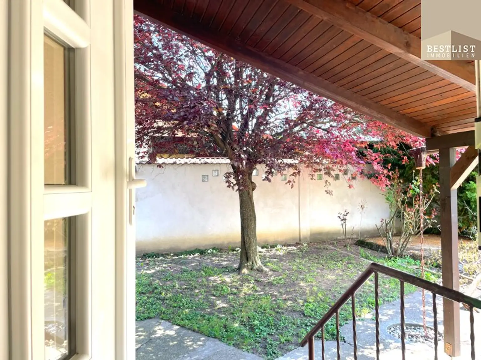 Kleines ausbaufähiges Haus mit uneinsichtigem großem Garten