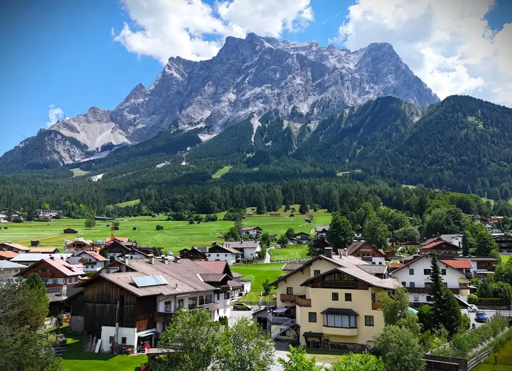 Toplage und Tradition: Charmantes, voll ausgestattetes Hoteljuwel unter der Zugspitze - Ehrwald!